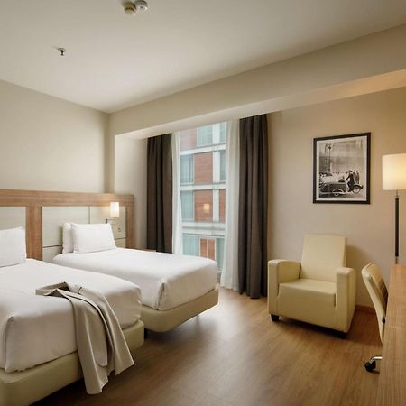 Hotel Doubletree By Hilton Milan Extérieur photo