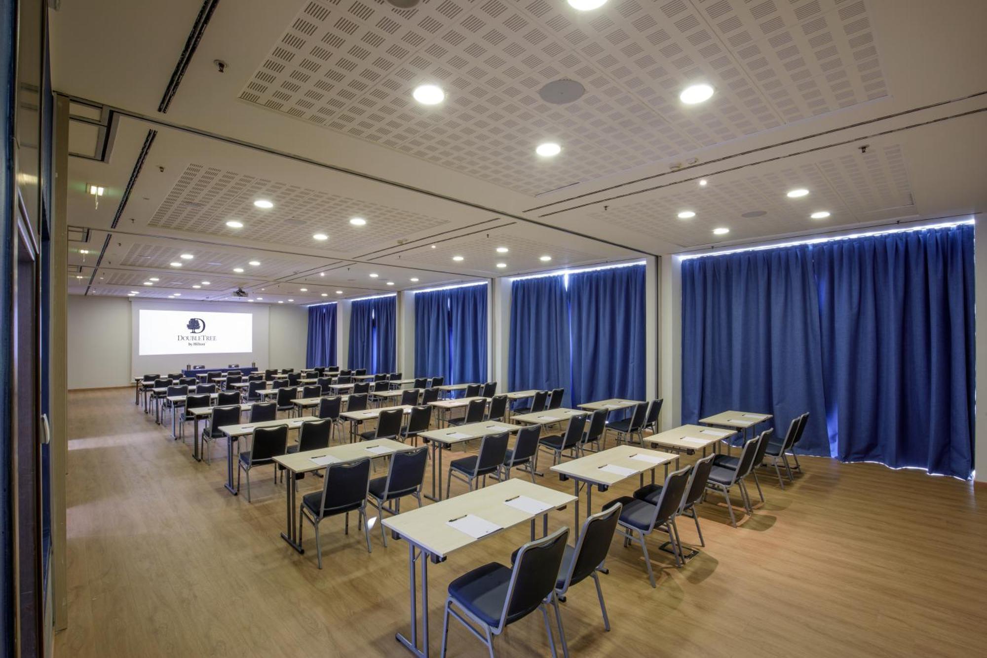 Hotel Doubletree By Hilton Milan Extérieur photo