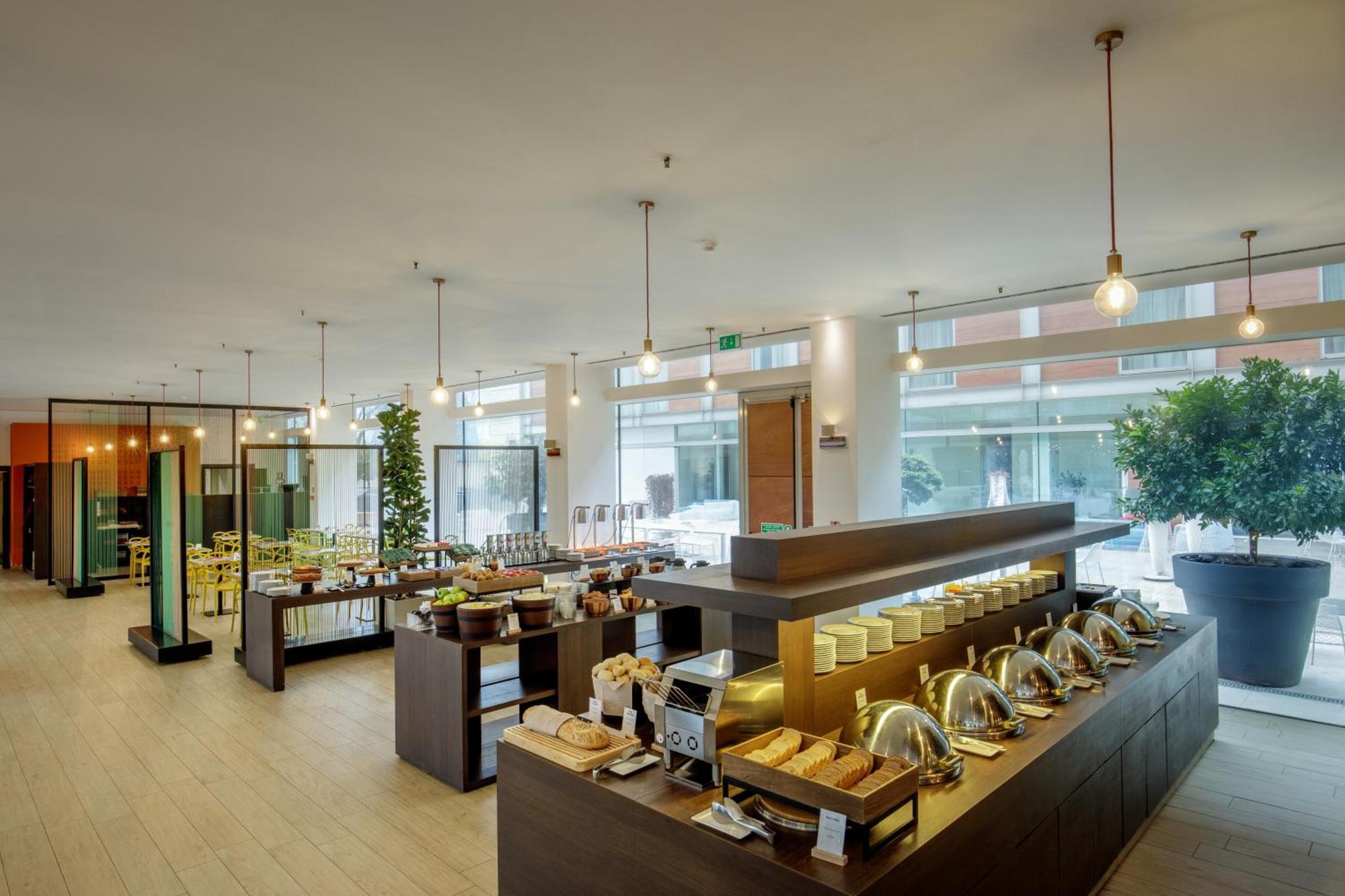 Hotel Doubletree By Hilton Milan Extérieur photo