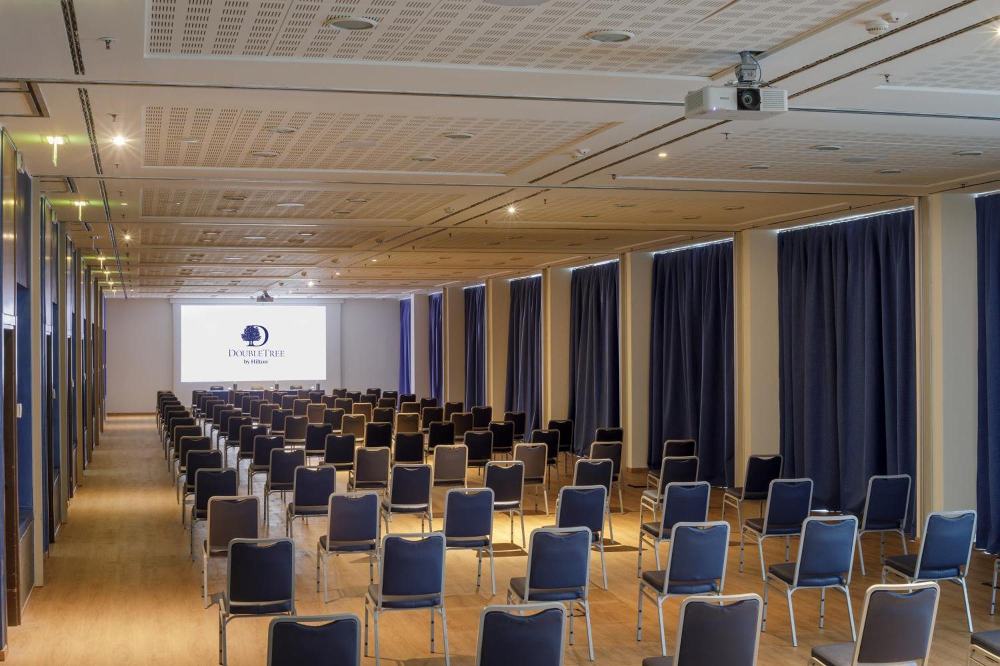 Hotel Doubletree By Hilton Milan Extérieur photo