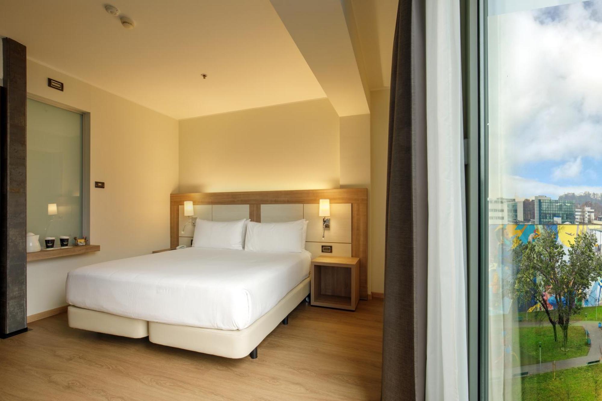 Hotel Doubletree By Hilton Milan Extérieur photo