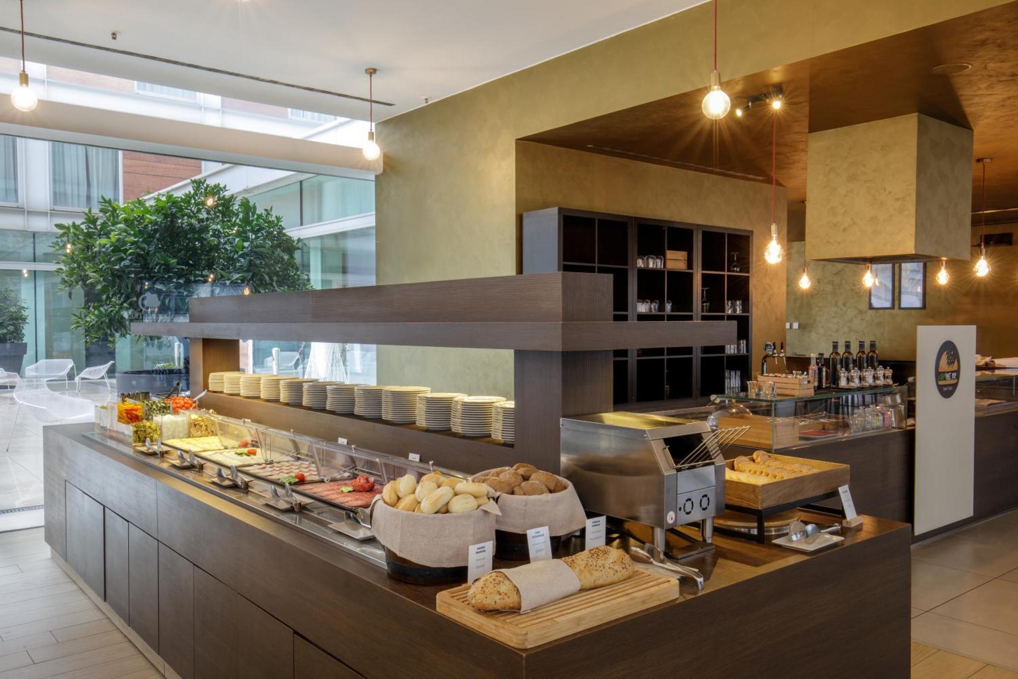 Hotel Doubletree By Hilton Milan Extérieur photo