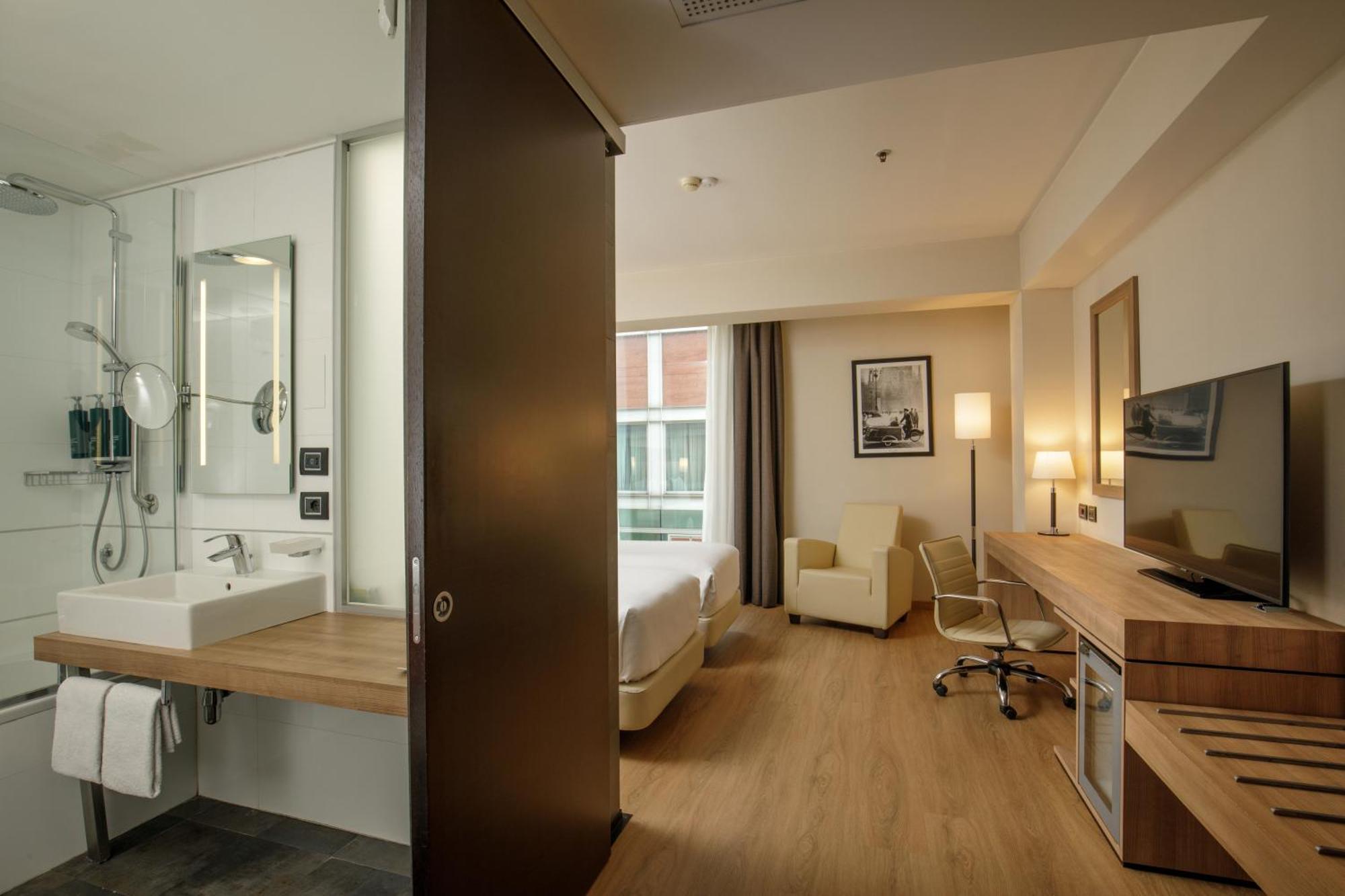 Hotel Doubletree By Hilton Milan Extérieur photo